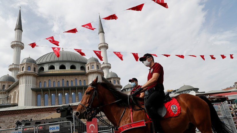 За сутки в Турции выявили 2017 новых случаев коронавируса