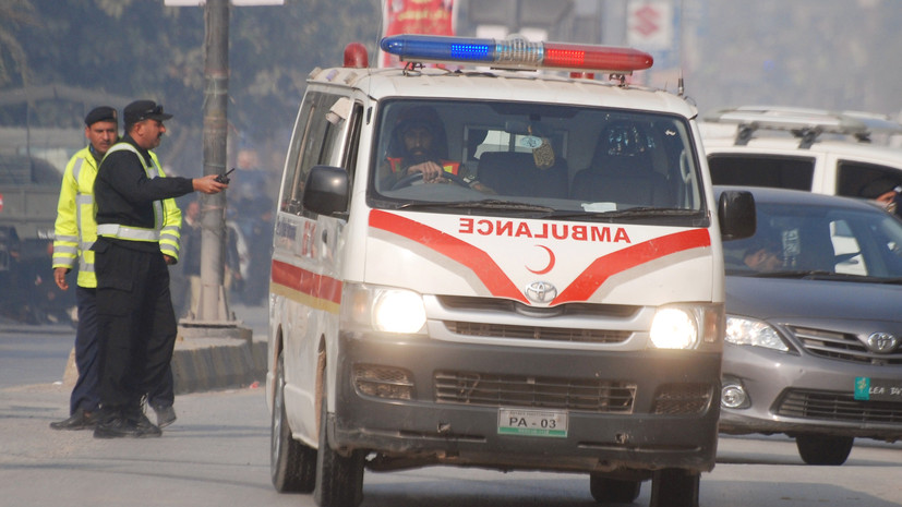 Семь человек погибли при взрыве в семинарии в Пакистане
