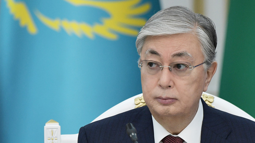 Токаев предложил пересмотреть использование флага Казахстана