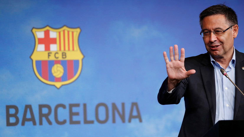 «Барселона» объявила об отставке Бартомеу с поста президента клуба