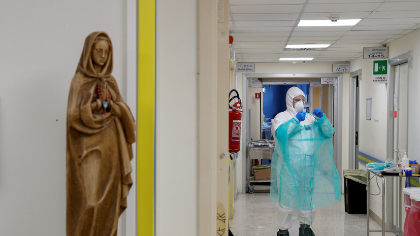 В Италии за сутки выявили почти 25 тысяч случаев коронавируса