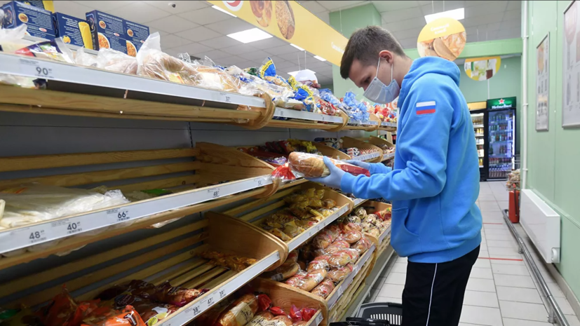 РБК: россияне снова начали закупать товары впрок из-за COVID-19