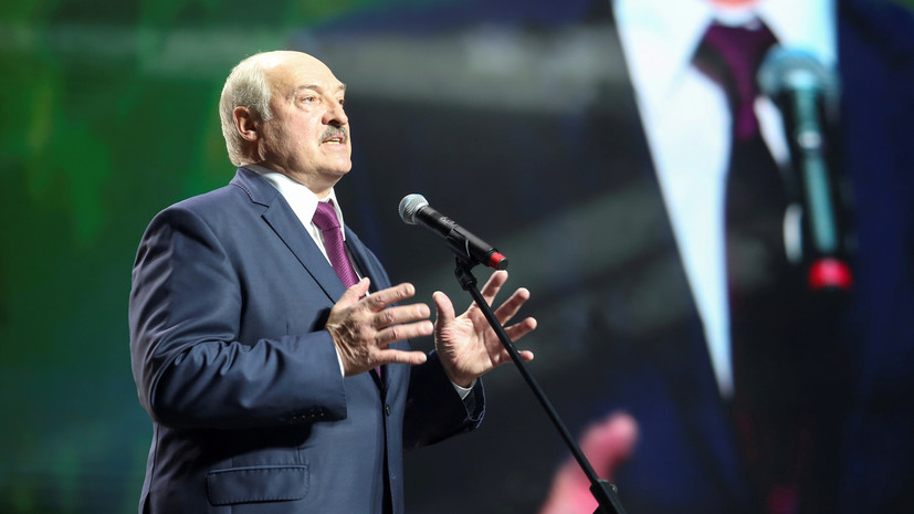 Лукашенко заявил о договорённости с Путиным быть опорой друг другу