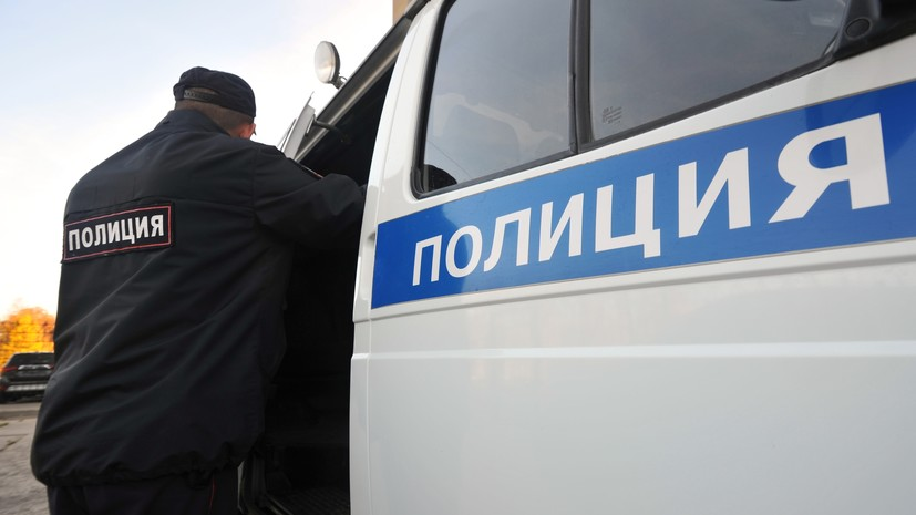 Мужчина напал на полицейских в центре Москвы