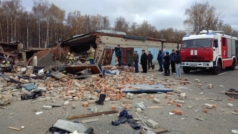 В Мытищах из-под завалов гаражей достали тело погибшего