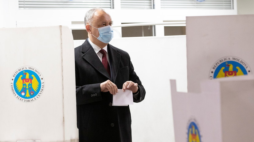 Додон лидирует на выборах в Молдавии после обработки 52% бюллетеней