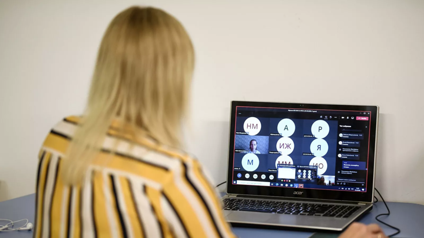 В Свердловской области школы переведут на дистанционку после каникул