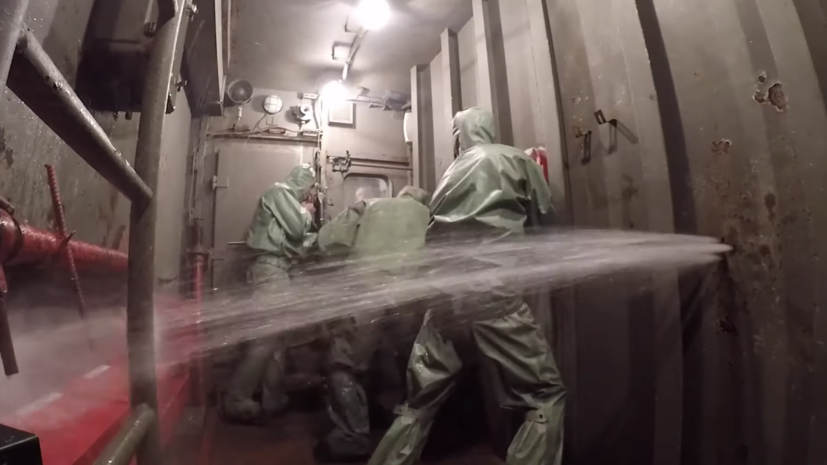 Экипажи Балтфлота отработали навыки борьбы за живучесть корабля