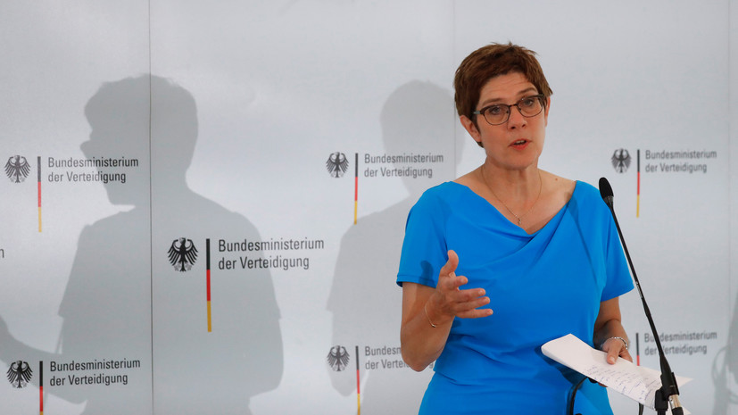 Министр обороны Германии заявила о взрывоопасной ситуации в США