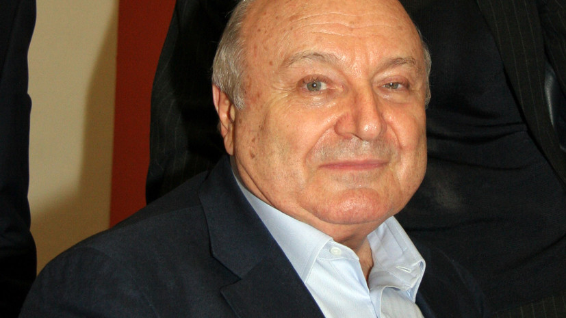 Андрей Ургант назвал смерть Михаила Жванецкого огромной потерей