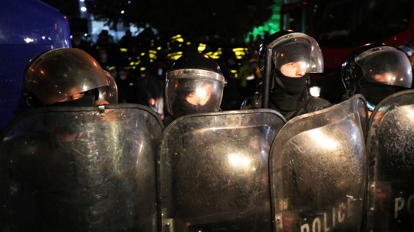 МВД Грузии опровергло сообщения о применении газа против протестующих