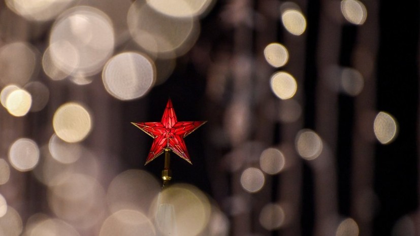 Петербург начали украшать к Новому году и Рождеству