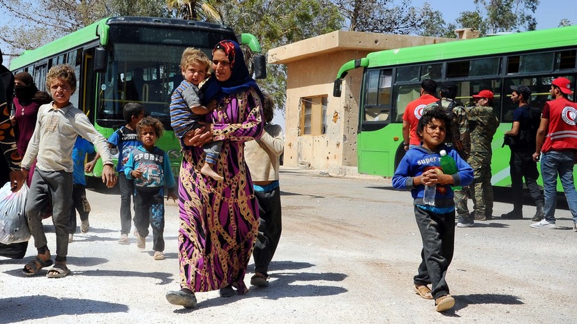 В Сирии возобновился вывод беженцев из лагеря «Эр-Рукбан»