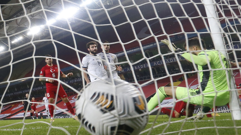 Сборная России по футболу потерпела первое поражение от Турции в истории