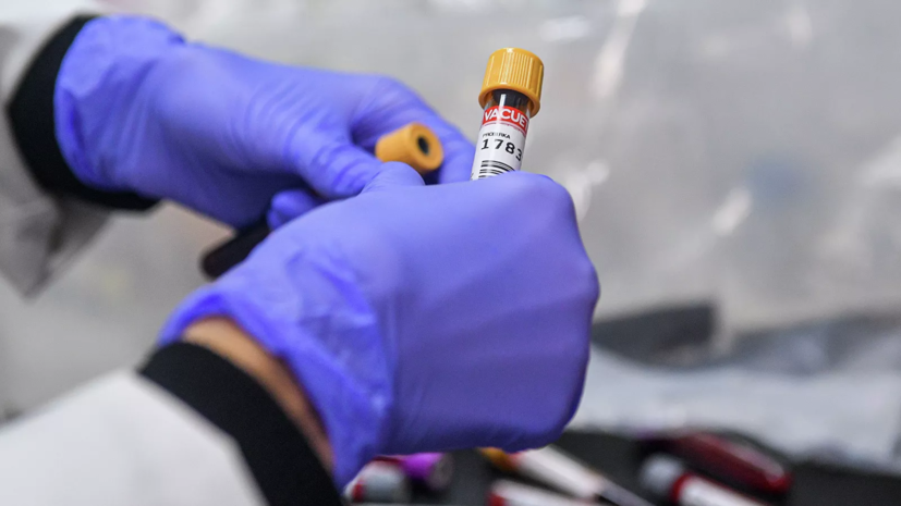 Заслуженный врач России прокомментировал ситуацию с вакцинами от COVID-19