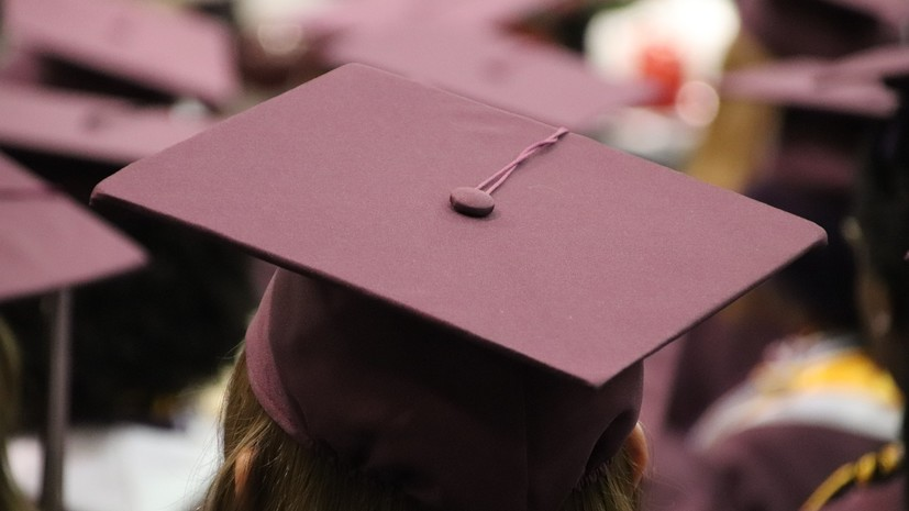 В Петербурге рассказали о премиях для выпускников вузов