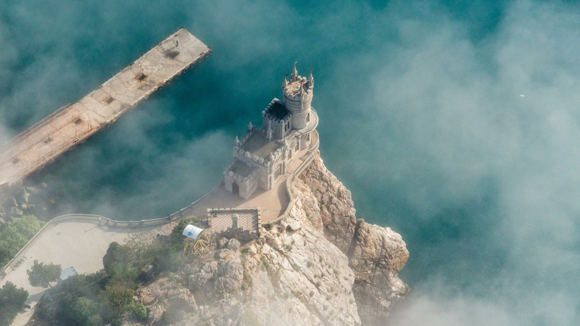 В Крыму открыли замок «Ласточкино гнездо»