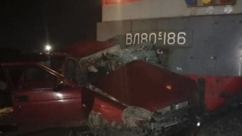 В ДТП с поездом на Кубани погибли четыре человека
