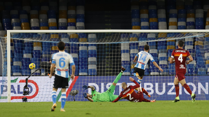 «Наполи» разгромил «Рому» в Серии А