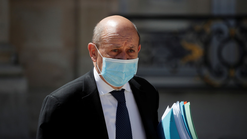 Глава МИД Франции провёл телефонные переговоры с Чавушоглу