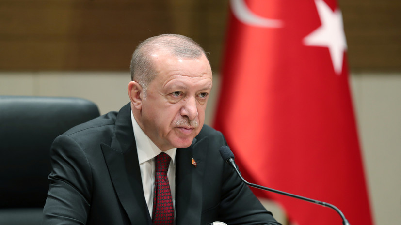 Эрдоган назвал возможные санкции США против Турции неуважением