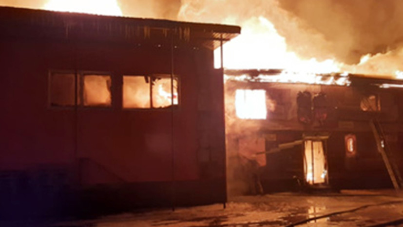В Пензенской области произошёл пожар в мебельном цехе