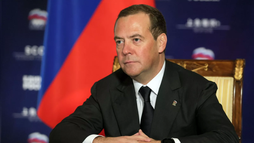 Медведев выразил соболезнования в связи со смертью Хорошевцева