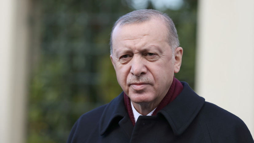Эрдоган назвал прискорбным решение ЕС расширить санкции против Турции