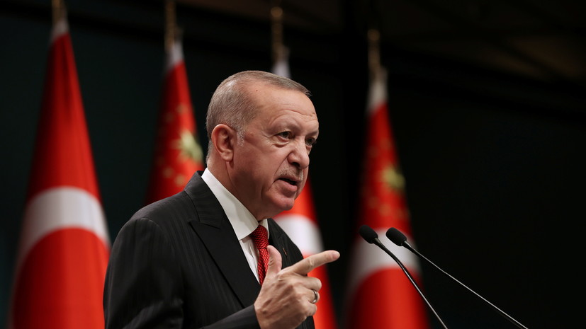Эрдоган объявил о комендантском часе в Турции в новогодние праздники