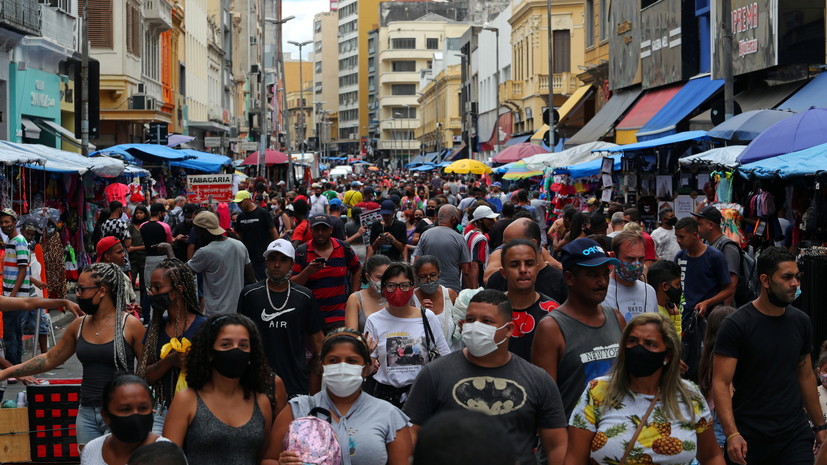 В Бразилии число выявленных случаев коронавируса превысило 7 млн