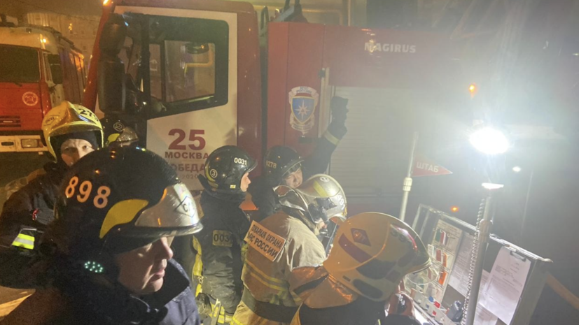 Пожарные в горевшее здание Мосгоргеотреста были вызваны поздно