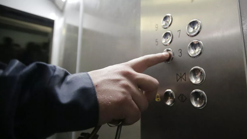 Кабмин выделит 750 млн рублей на замену старых лифтов в домах
