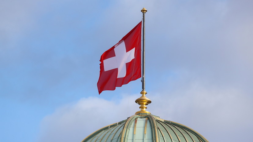 Швейцария запретила въезд из Британии и ЮАР из-за нового типа COVID-19