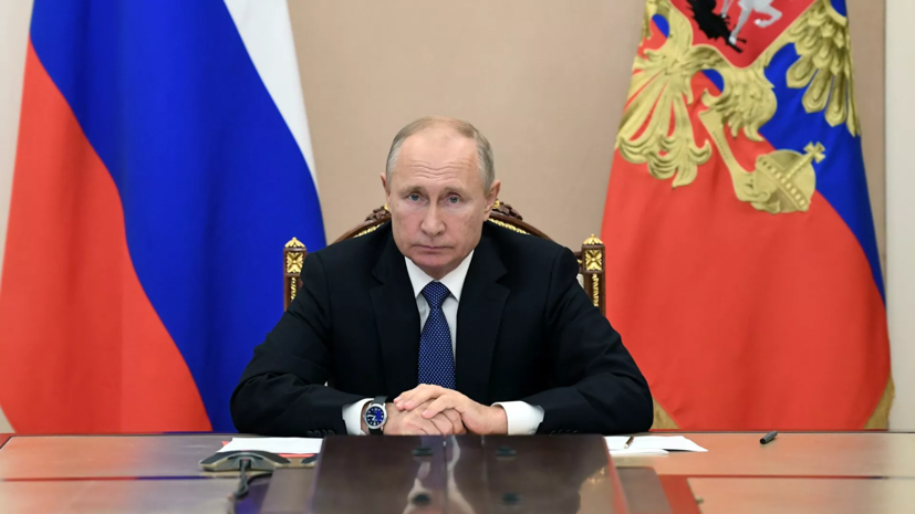 Путин назвал достойной работу правительства в уходящем году