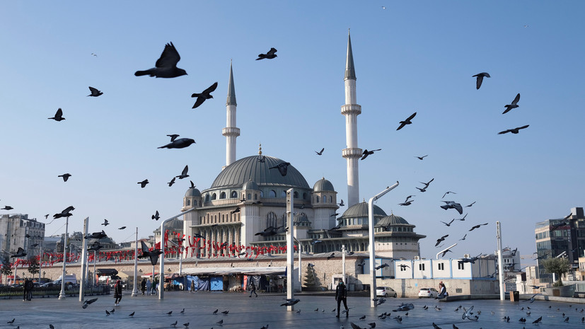 В Турции за сутки выявили более 15 тысяч случаев коронавируса
