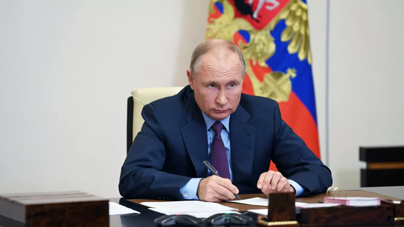 Путин подписал закон о признании физлиц иноагентами за политдеятельность