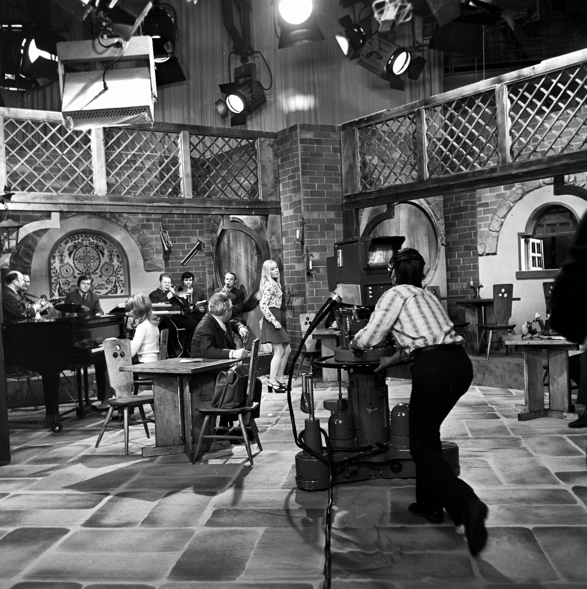 Передача кабачок 13. Передача кабачок 13. Телепередача кабачок 13 стульев. Передача кабачок 13 стульев. Передача кабачок 13 стульев.