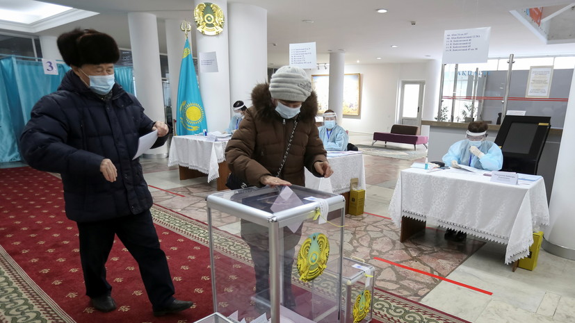 Явка на парламентские выборы в Казахстане к 16:00 превысила 50%