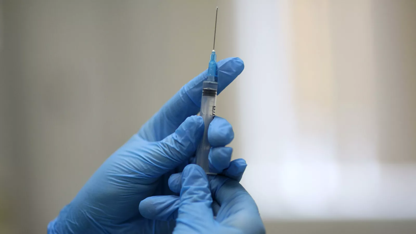Минздрав выдал разрешение на исследование вакцины «Спутник лайт»