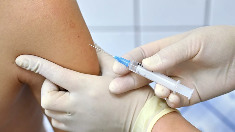 Эксперт прокомментировал ход вакцинации от COVID-19 в России