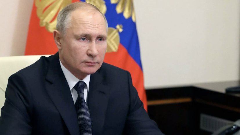 Путин поручил начать массовую вакцинацию россиян со следующей недели