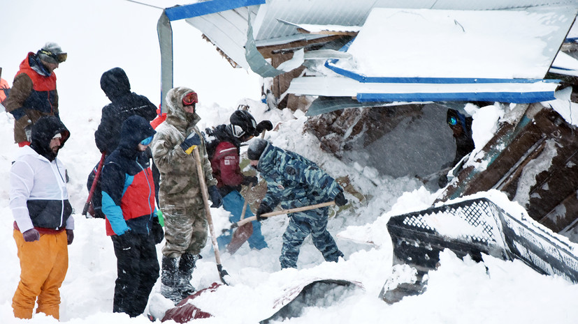 «Спасатели извлекли одного погибшего»: что известно о сходе лавины в Карачаево-Черкесии