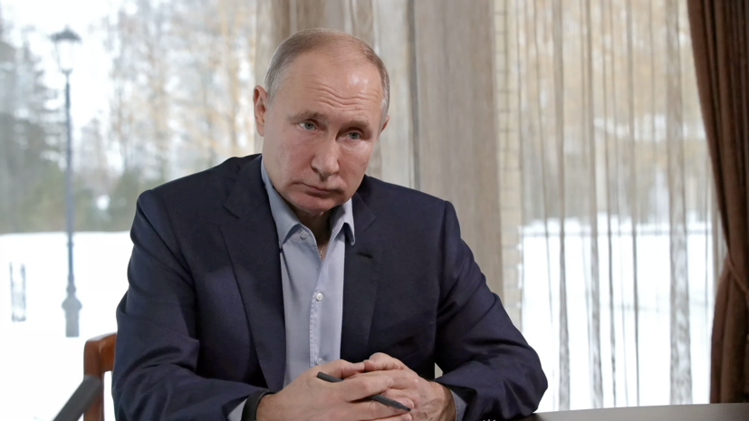 Путин выступил за запрет отождествления роли СССР и Германии во Второй мировой