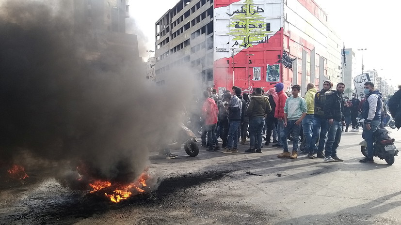 Полиция применила слезоточивый газ при протестах в Ливане