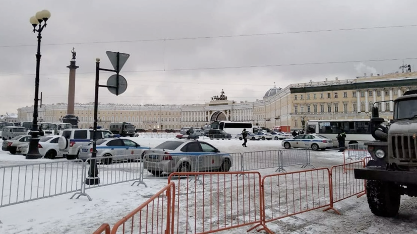 В центре Петербурга восстановлено движение общественного транспорта