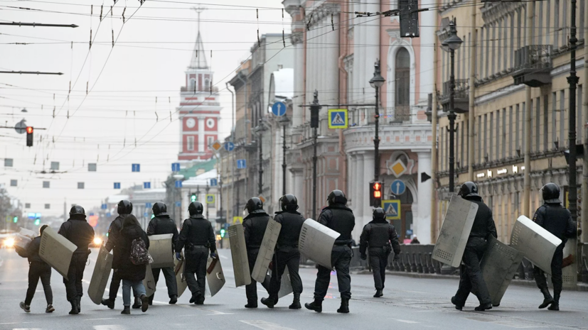 Полиция опровергла применение перцового газа в Петербурге