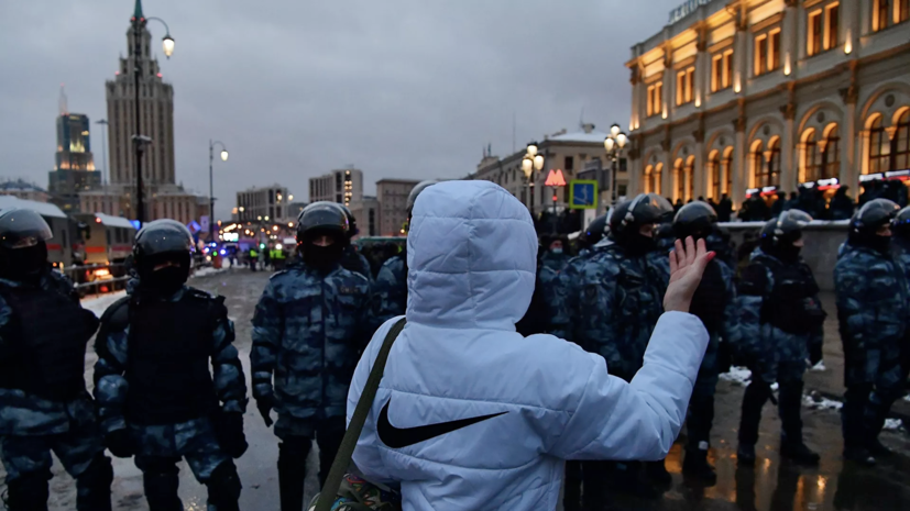 СЖР назвал число задержанных на незаконных акциях журналистов