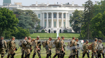Военнослужащие США у стен Белого дома