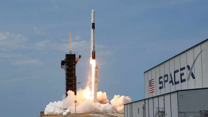SpaceX заявила о возможности запуска ракеты с гражданским экипажем в 2021 году