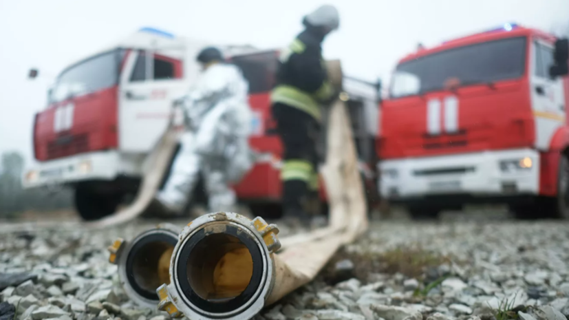 Площадь пожара на складе в Красноярске возросла до 3500 квадратных метров